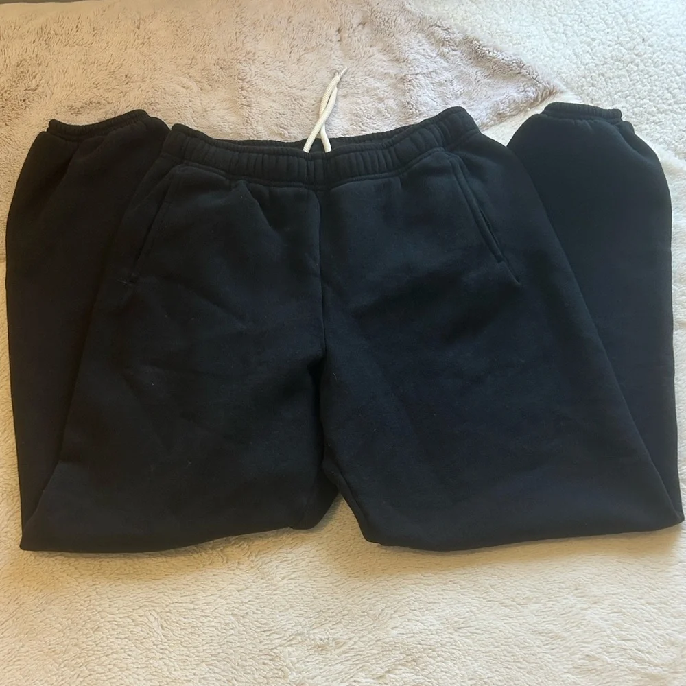 Aerie Black Relaxed Fit Pants - Picture 3 of 4